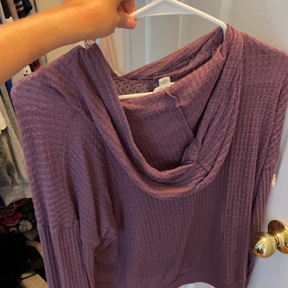 Slightly cropped waffle knit hoodie - Picture 2 of 3